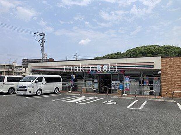 セブンイレブン藤井寺国府1丁目店 徒歩9分。 700m