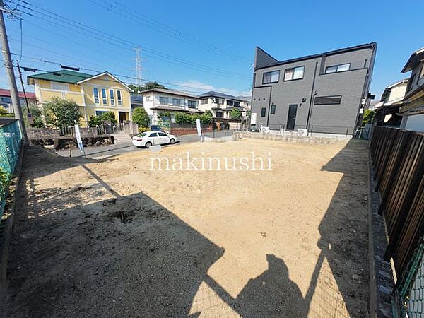 建築条件無し土地ですのでお好きな建築会社で建てて頂くことが可能です。