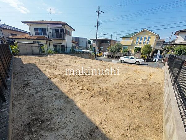 建築条件無し土地ですのでお好きな建築会社で建てて頂くことが可能です。