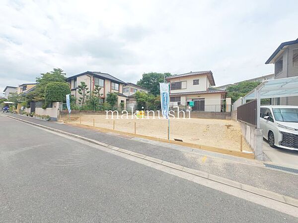 ・建築条件無し土地です。お好きな建築会社で建てて頂けます。