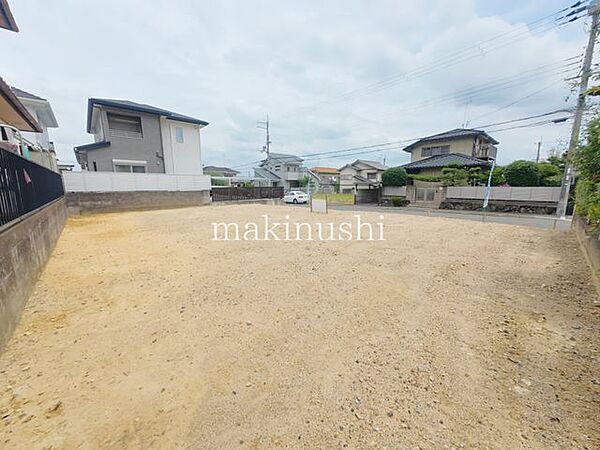 ・建築条件無し土地です。お好きな建築会社で建てて頂けます。