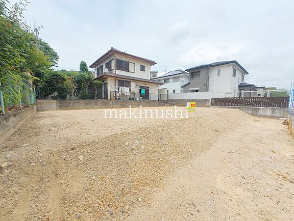 ・建築条件無し土地です。お好きな建築会社で建てて頂けます。