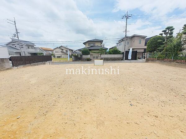 ・建築条件無し土地です。お好きな建築会社で建てて頂けます。