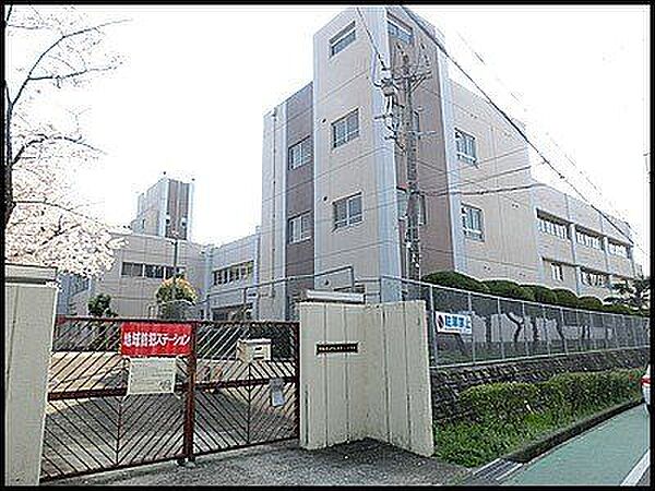 大阪狭山市立南第二小学校 徒歩6分。 420m
