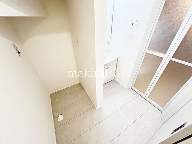 ・シャワー付き洗面台なので髪の毛や汚れに気付いた時にサッとお掃除できます。