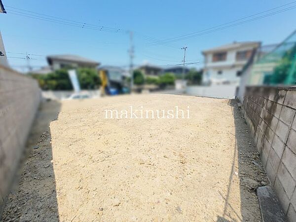 土地写真物件についてのご質問や詳細の確認、現地のご案内なども随時承っております。周辺環境や土地の状態など、気になる点がございましたらお気軽にお問い合わせください。丁寧にご対応いたします。