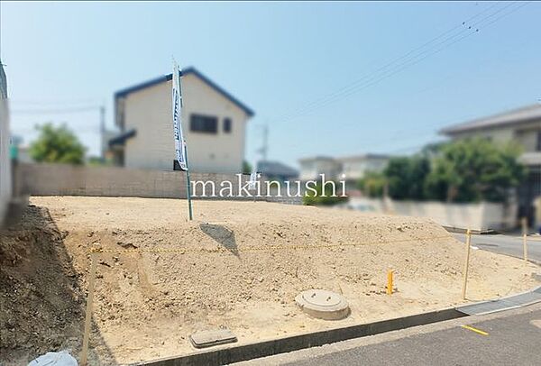 土地写真堺市南区鴨谷台1丁は、緑豊かで落ち着いた街並みが広がる住宅地です。駅や生活施設へのアクセスも良く、快適な暮らしをサポートする環境が整っています。子育て世帯にもおすすめのエリアです。