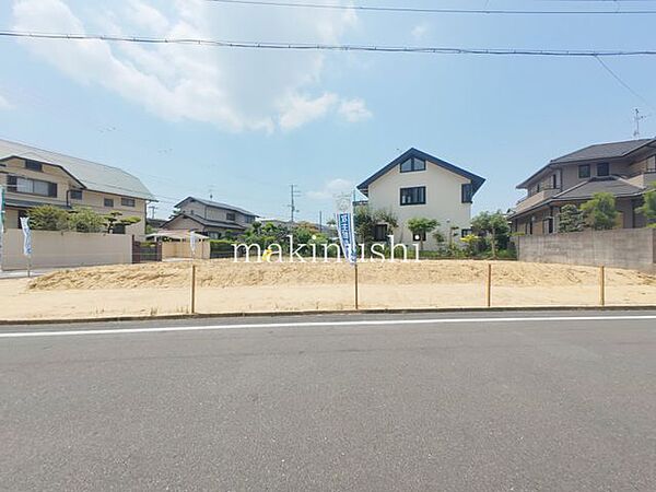 外観：327002954401