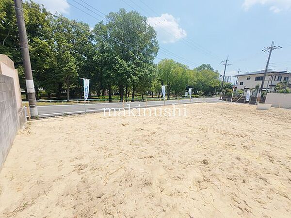 土地写真物件についてのご質問やご不明な点がございましたら、お気軽にお問い合わせください。現地のご案内や詳細な資料のご提供など、お客様の理想の住まい探しを丁寧にサポートいたします。