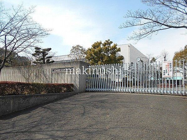 富田林市立葛城中学校 徒歩12分。 940m