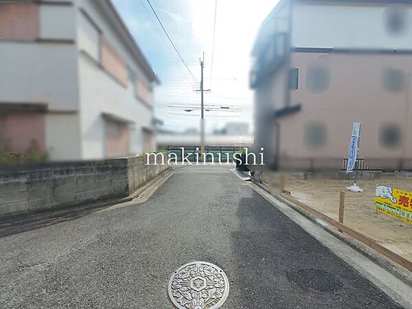 前面道路含む外観ご質問や現地でのご案内など、随時承っております。物件の詳細や周辺環境についても丁寧にご説明いたしますので、気になる点がございましたらお気軽にお問い合わせください。