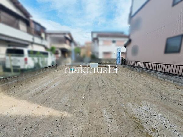 現況写真建築条件はございませんので、お客様のお好きなハウスメーカーや工務店で建築いただけます。こだわりの間取りやデザインなど、ご家族の理想を叶える住まいづくりが可能です。