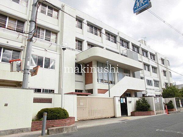 羽曳野市立古市小学校 徒歩17分。 1340m