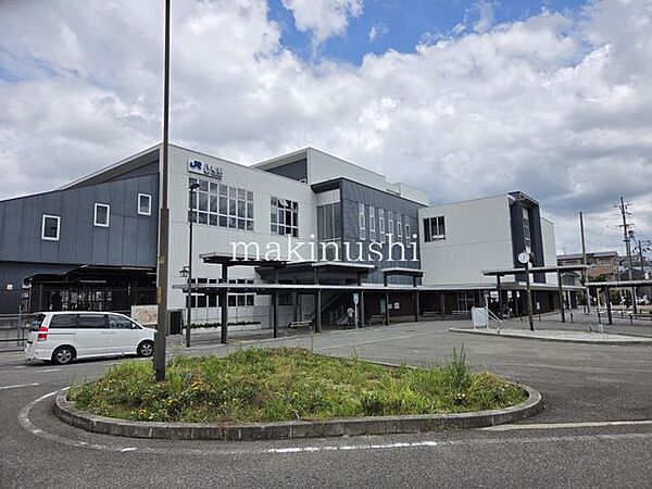 八尾駅(JR西日本 関西本線) 徒歩5分。 350m