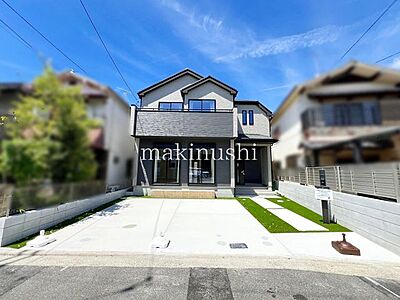 外観:外観2026年8月完成!堺市中区深井中町の新築戸建。3LDK+納戸、土地約40.14坪のゆとりある敷地。家族が快適に暮らせる間取りと住環境が魅力。ぜひ現地をご覧ください!快適な暮らしを叶える一邸。 外観:外観2026年8月完成!堺市中区深井中町の新築戸建。3LDK+納戸、土地約40.14坪のゆとりある敷地。家族が快適に暮らせる間取りと住環境が魅力。ぜひ現地をご覧ください!快適な暮らしを叶える一邸。