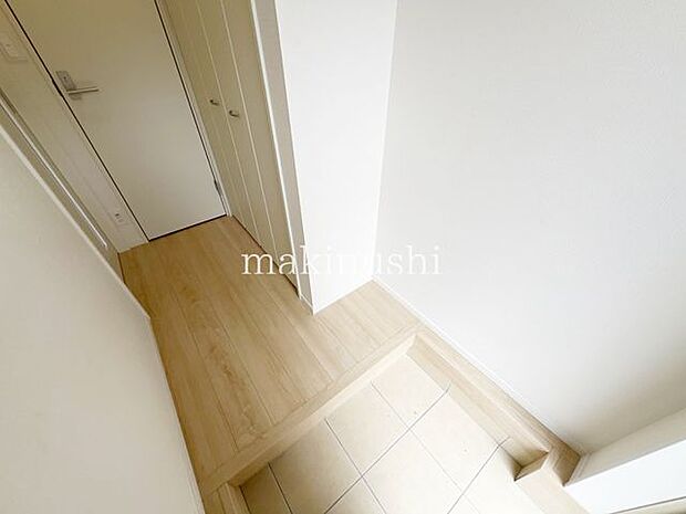 玄関清潔感のあるシンプルな玄関は、住まいに入った瞬間から明るく爽やかな印象を与えてくれます。すっきりとした空間で、靴や荷物も整理しやすく、毎日の出入りを気持ちよくサポート。好印象を与えられる玄関！