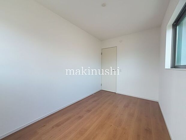 子供部屋 約5.0帖自由アレンジが楽しめるお部屋は、家具やインテリアの配置も思いのまま。お気に入りの家具を置いたり、趣味のスペースを作ったりと、ライフスタイルに合わせた空間づくりができます。
