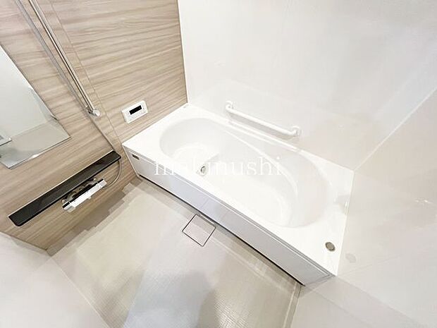 ・浴室もピカピカです。キレイな浴室での気持ちの良いバスタイムが一日の疲れを癒してくれます。