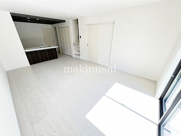 家族がゆったりと過ごしやすい広さがあり、開放感のある空間をつくりやすい点が魅力です。ダイニングやキッチンと一体化した家族とのコミュニケーションが取りやすいです
