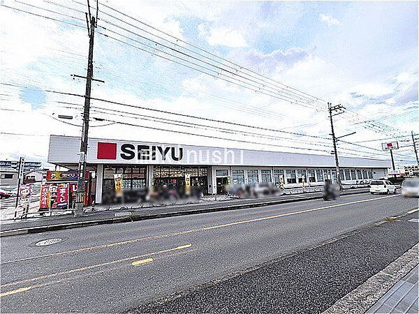 西友堺福田店 徒歩8分。 590m