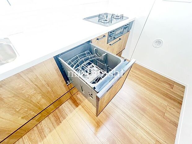 ・キッチンは後片付けおまかせの食洗機付き、余った時間は家族と過ごしたり、趣味の時間に使えます。