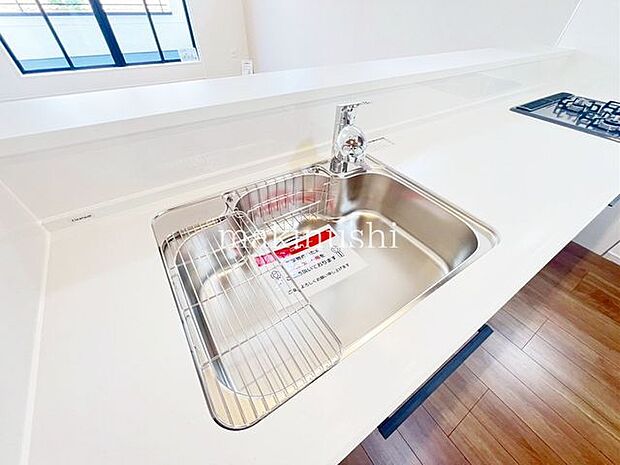 ・広々として洗い物なども使いやすいシンクです。