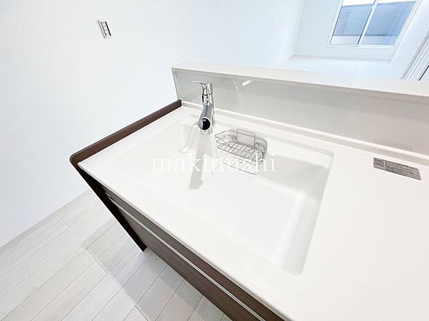 ・広々として洗い物なども使いやすいシンクです。