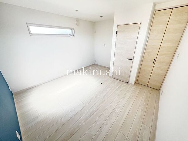 ・フローリングなので、ちょっとした汚れがあってもお掃除ラクラクです。