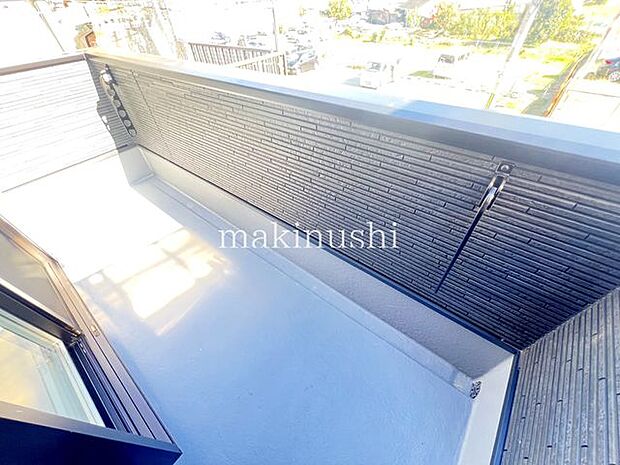 ・バルコニー2ヶ所あり、一度にたくさんのお洗濯物をまとめて干すことができます。