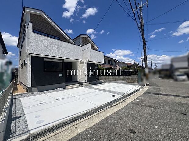 ・前面道路は約6.5mと広くいので、日々の車の出し入れも安心です。