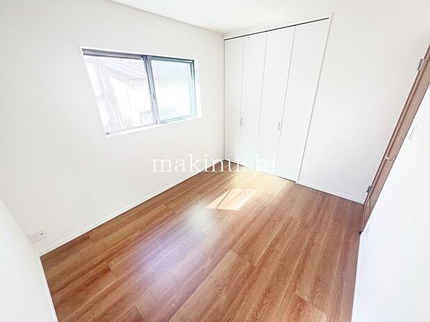 クローゼット3箇所あり。家族で暮らしている方や、ファッション好きな方にオススメです。