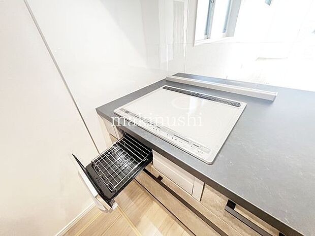 ・火を使わないIHクッキングヒーターなので、ママのお手伝いをしたいお子様も安心。親子で仲良くお料理すれば家族の絆も深まります。