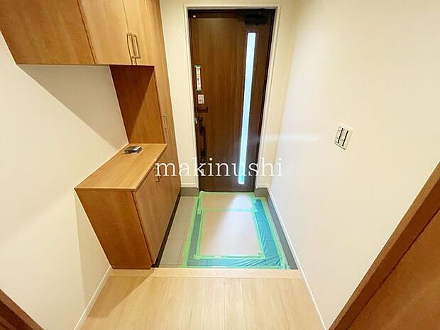 ・収納力のあるシューズボックスで玄関はスッキリ。整頓された玄関から気持ち良くお出かけできます。