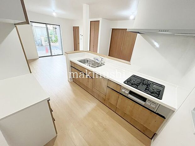 ・キッチンは後片付けおまかせの食洗機付き、余った時間は家族と過ごしたり、趣味の時間に使えます。