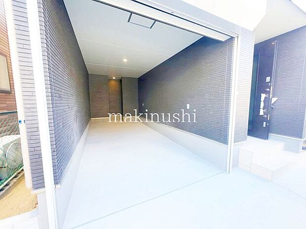 駐車場ビルトインガレージ大切なお車を日差しや雨から守ります車庫面積14.00m2