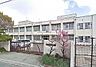 周辺：堺市立登美丘中学校 徒歩10分。 750m