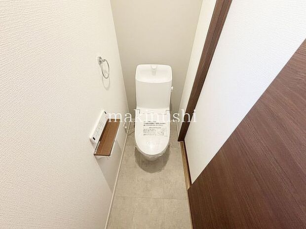 トイレは1階と2階にあります、夜のおトイレも階段を上り下りしないですみますね。