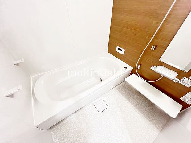 ・浴室もピカピカです。キレイな浴室での気持ちの良いバスタイムが一日の疲れを癒してくれます。