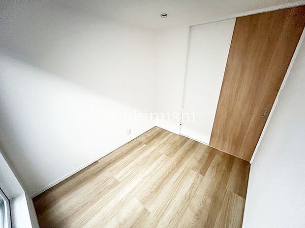 ・クローゼット2箇所有り、たくさんのお洋服も楽々収納できます。お洒落を楽しみたい方に嬉しいですね。