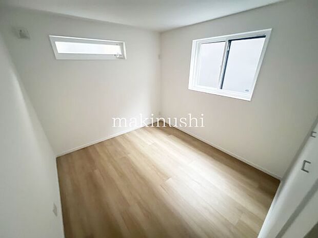 ・2面採光を確保した明るい室内は、風通しも良く、大変居心地の良い空間となっております。