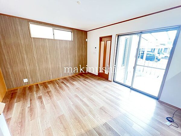 ・約16帖とゆとりのあるリビングは家具の配置も自由自在、お好みのくつろぎ空間が作れます。