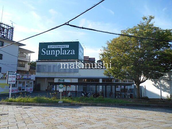 サンプラザ太子店 徒歩21分。 1670m