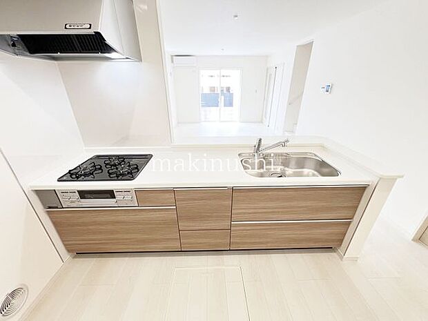 キッチンゆったりシンクは洗い物をするのに余裕の広さです。