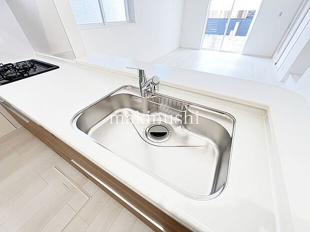 ・広々として洗い物なども使いやすいシンクです。