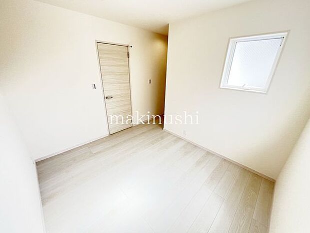 ・全室フローリングなので、ちょっとした汚れはモップでサッとお掃除できます。