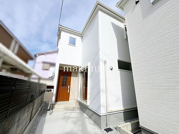 外観キレイな外観で道路から入り込んだ土地なので静かで小さなお子様の飛び出しもなく安全です。