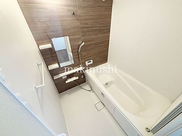 浴室浴室もピカピカです。キレイな浴室での気持ちの良いバスタイムが一日の疲れを癒してくれます。