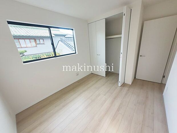 B号棟 ・フローリングなので、ちょっとした汚れがあってもお掃除ラクラクです。