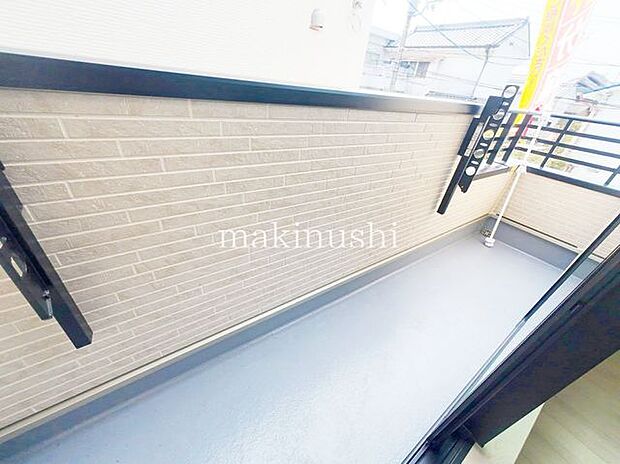 A号棟 バルコニー・風通しの良い明るいバルコニーです。