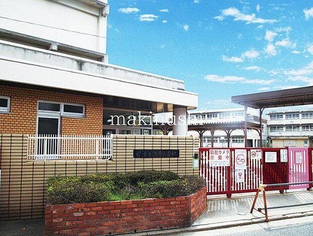 堺市立浜寺小学校 徒歩10分。 790m